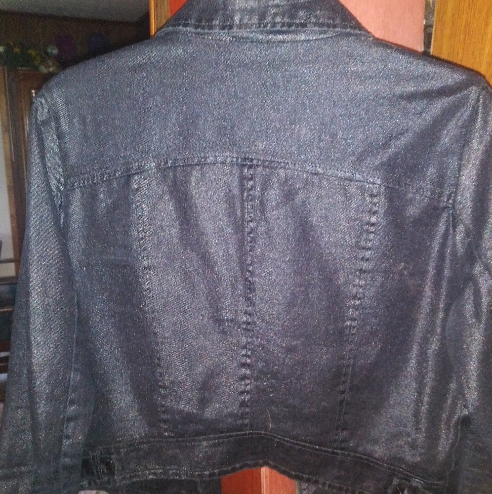 Polyester jacket - Picture 2 of 3
